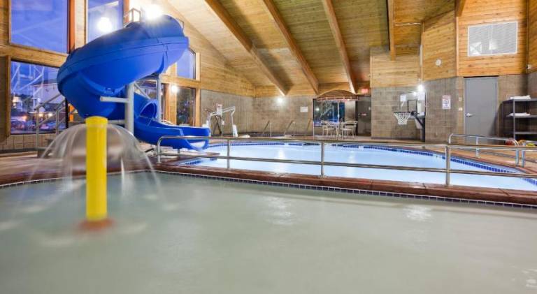 AmericInn by Wyndham Fargo West Acres — photo 2
