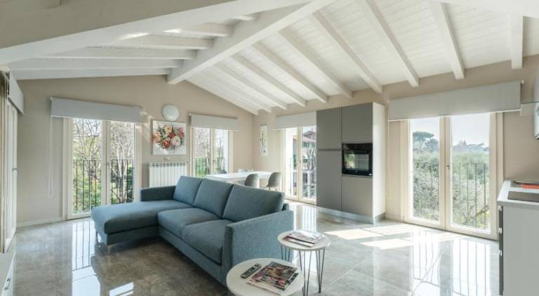 Holiday apartment with terrace in Pozzolengo