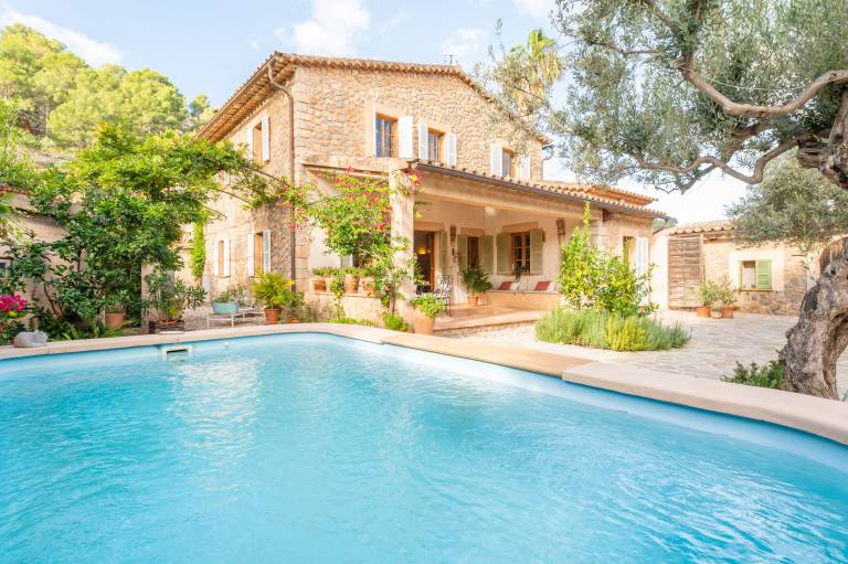 House  Llucalcari