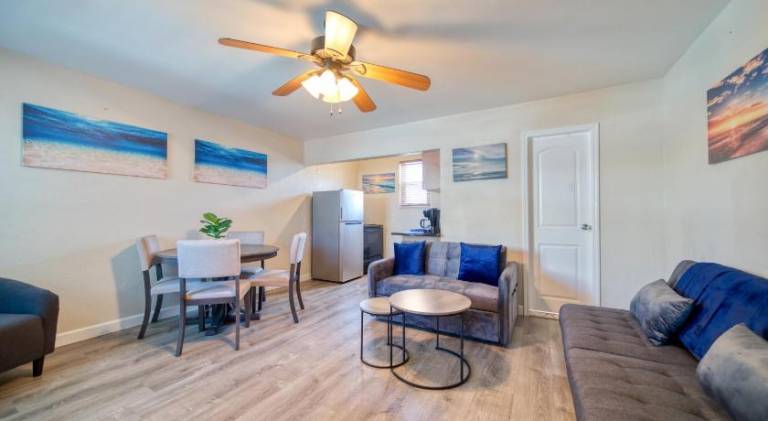 Camelot Beach Suites — photo 4