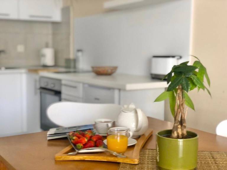 Rental apartment with terrace | City view — photo 2