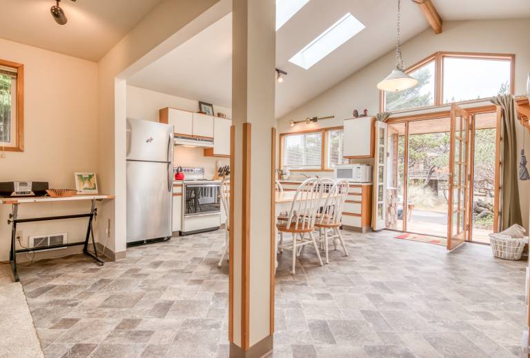 Beachcombers Paradise (MCA 663) — photo 5