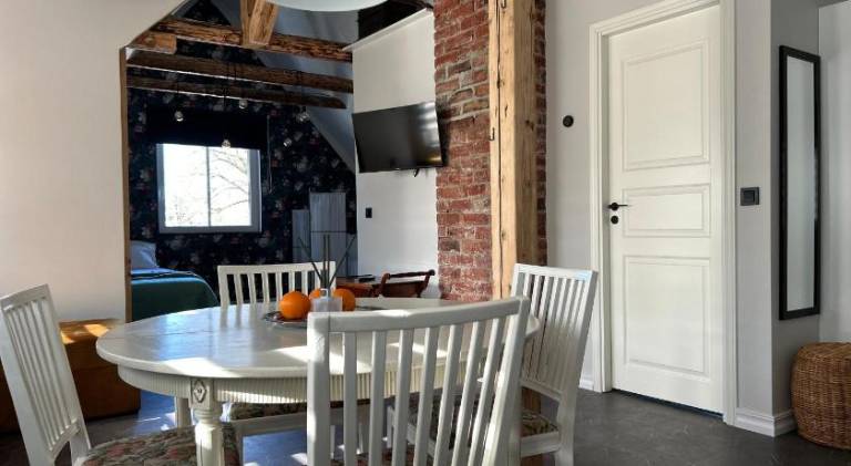 Holiday apartment with grill, yard & patio — photo 4