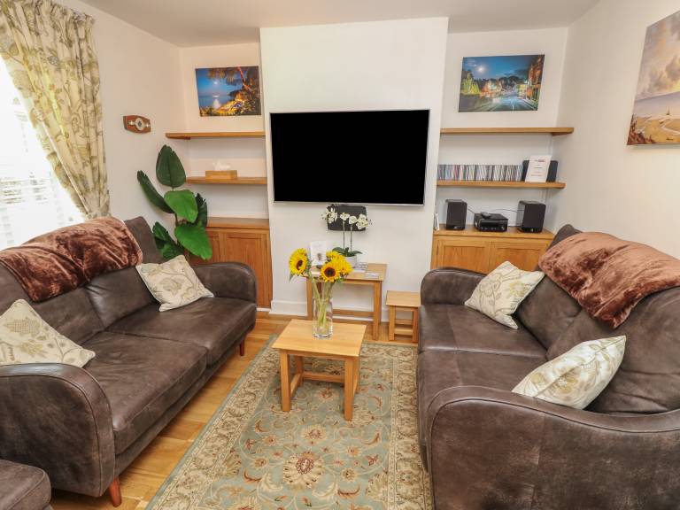 Child-friendly cottage with yard | Beach view | Beach nearby | Pet-friendly — photo 3