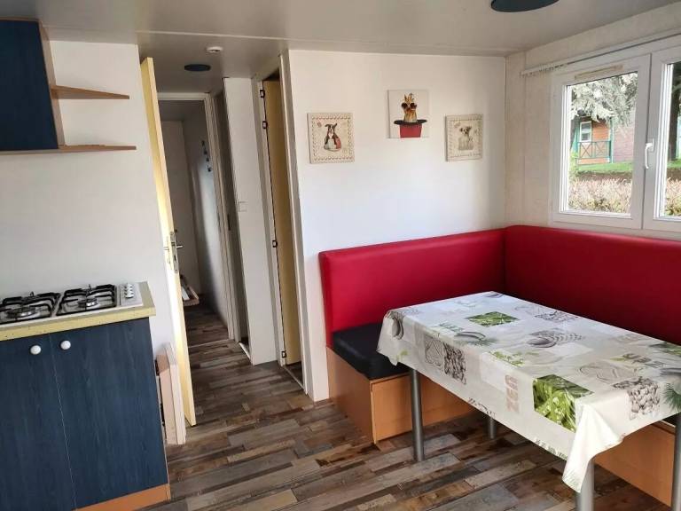 Mobile home with yard, barbecue & patio — photo 2