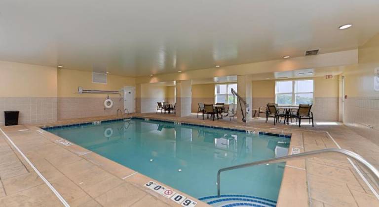 Holiday Inn Express Hotel & Suites St. Louis West-O'Fallon By IHG — photo 5