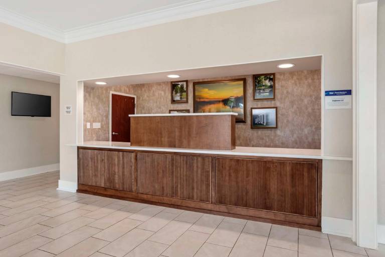 Best Western Plus Two Rivers Hotel & Suites — photo 5