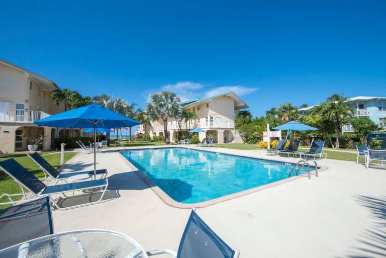 Cayman Reef Resort 6 & Pool on 7 Mile Beach