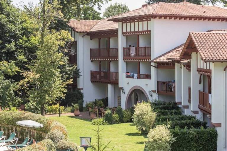 Wonderful apartment with pool & garden | Garden view | Pet-friendly — photo 2