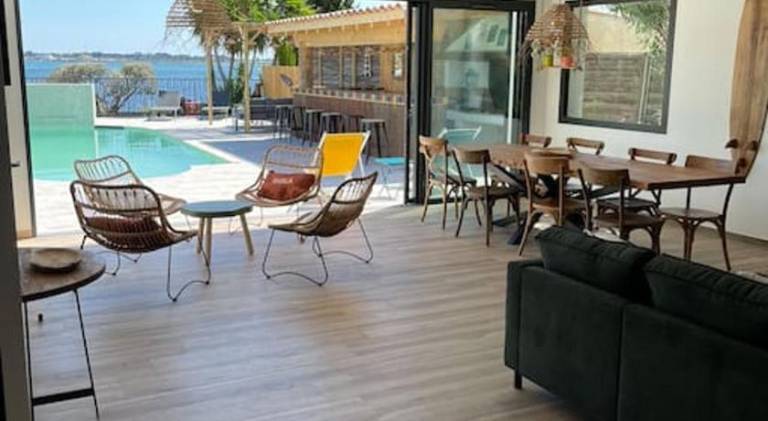 Villa with pool | Pets allowed — photo 2