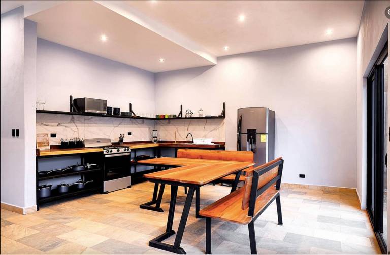 House with BBQ, yard & pool | Pool view — photo 4