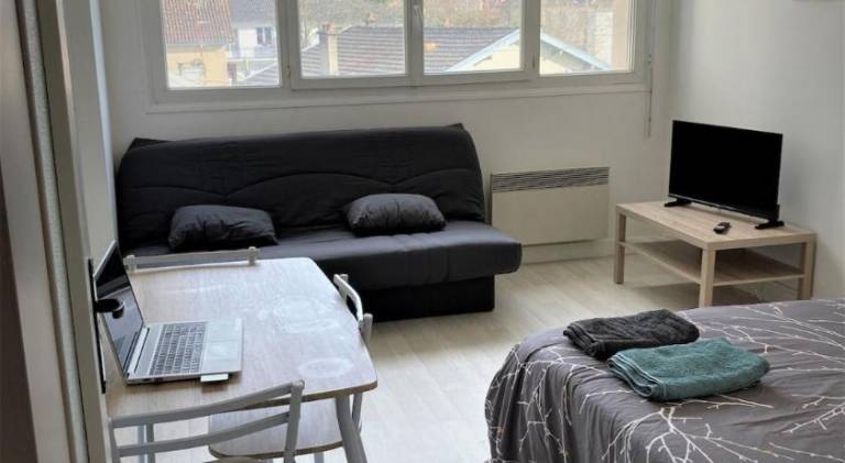 Apartment with 1 room for 4 persons in Limoges