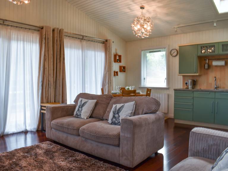 Family-oriented charming cottage with garden | River view | Pets are welcome — photo 3