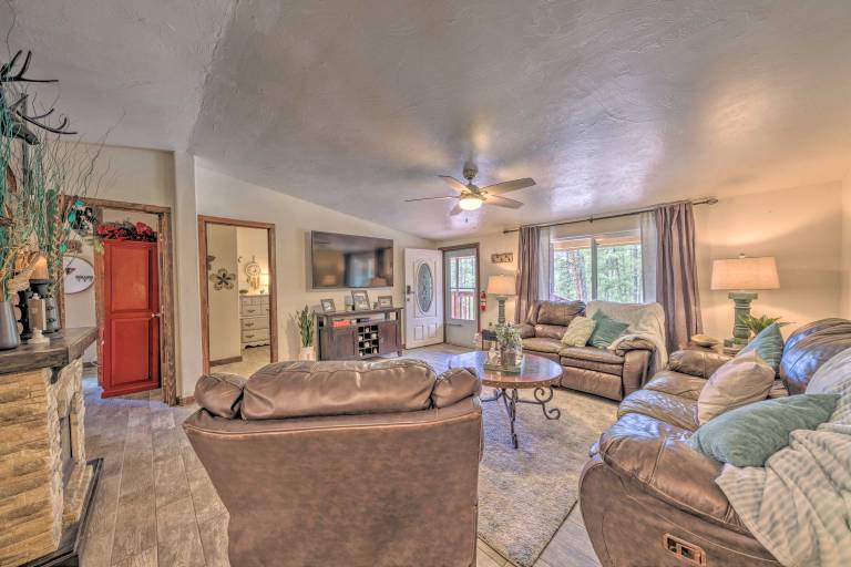 'Raven Hill Retreat'  Close to Midtown! — photo 5