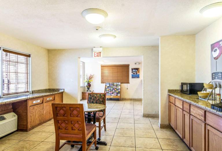 Motel 6 Alsip, IL — photo 3
