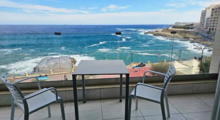 Apartment with 3 rooms for 6 persons in St. Julian's