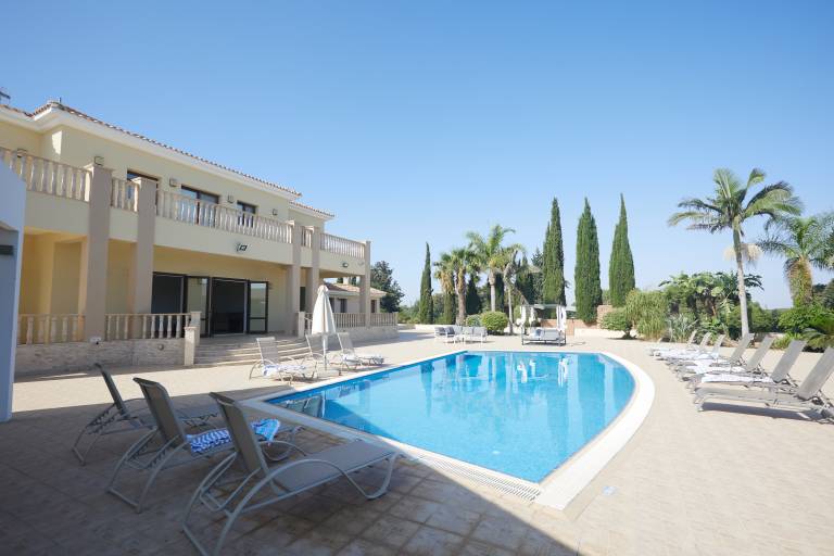 Villa Paralimni
