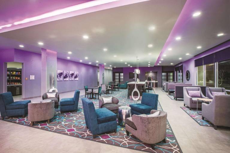 La Quinta Inn & Suites by Wyndham Lubbock South — photo 2