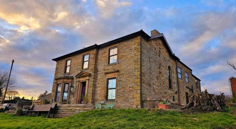 House | Dogs allowed in Brampton