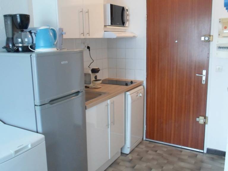 Studio near Balaruc Thermal Baths, Air-Con, Pets Allowed — photo 3