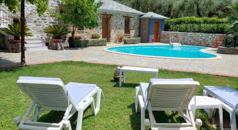 Charming villa with pool | Dogs allowed in South Pelion