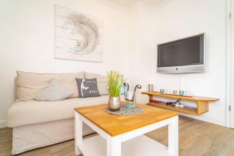 Modernes und zentrales App. für 4 Personen mit Balkon, PKW-Stellplatz, WLAN. — photo 5