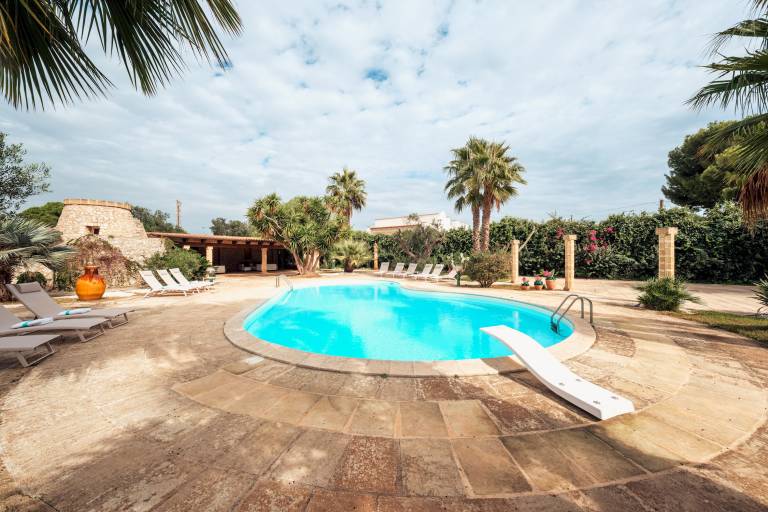 Villa with patio, private pool & garden | Garden view — photo 2