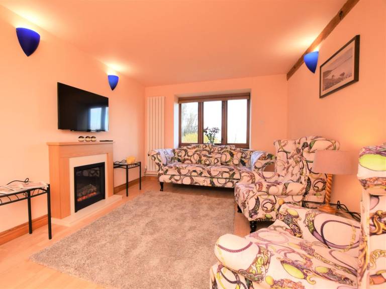 Fully equipped lovely cottage with garden | Pets are welcome — photo 4