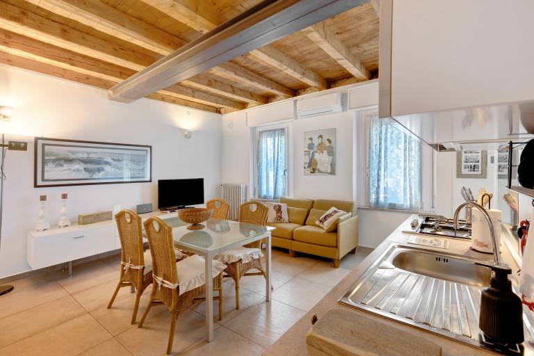 Apartment 'Les Amis' with Private Garden, Wi-Fi and Air Conditioning — photo 2