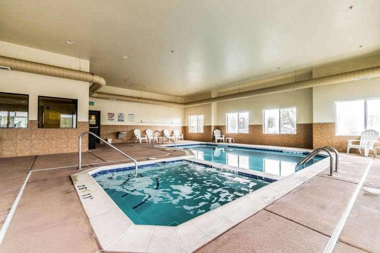 Comfort Inn & Suites Rifle — photo 3