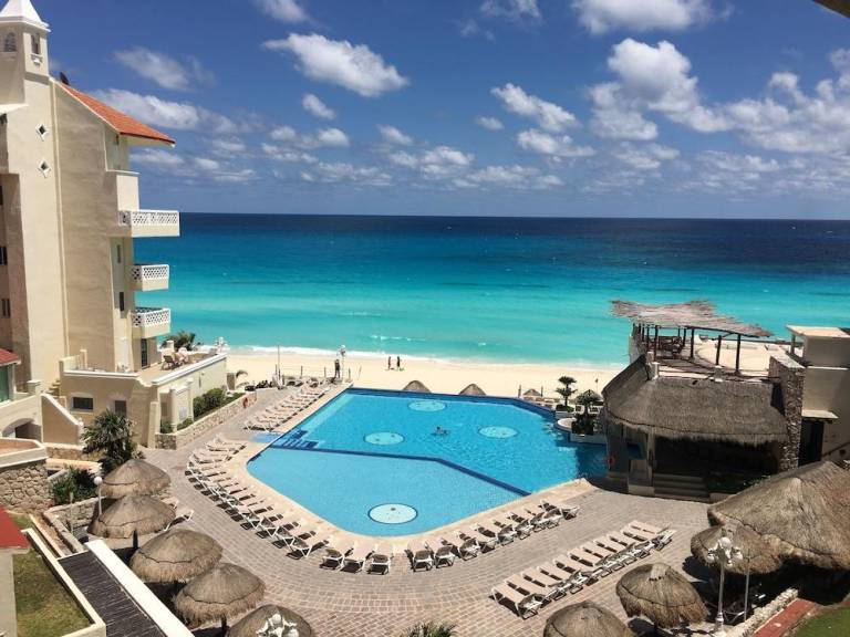 Cancun Plaza Condo — photo 3