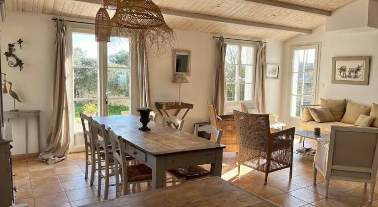 Vacation home with 2 rooms for 6 persons in Le Bois-Plage-en-Re