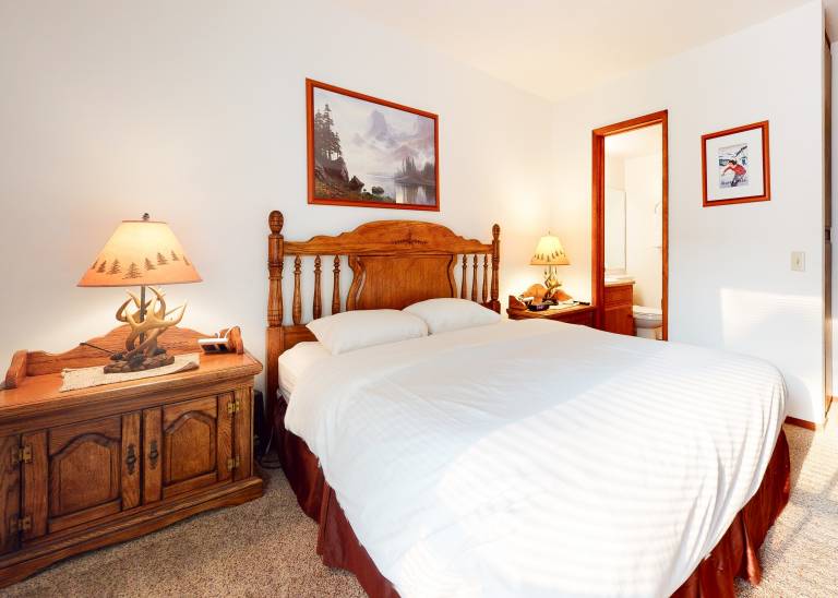 Condo with sauna, hot tub & heated pool — photo 2