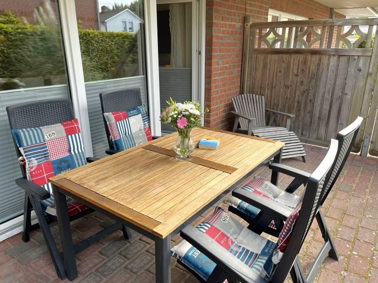 Schicke Ferienwohnung mit Terrasse in Zentrumsnähe. 1 kleiner Hund ist erlaubt. — photo 3