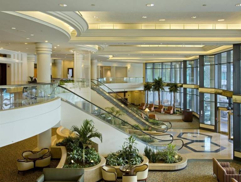 Hilton East Brunswick Hotel & Executive Meeting Center