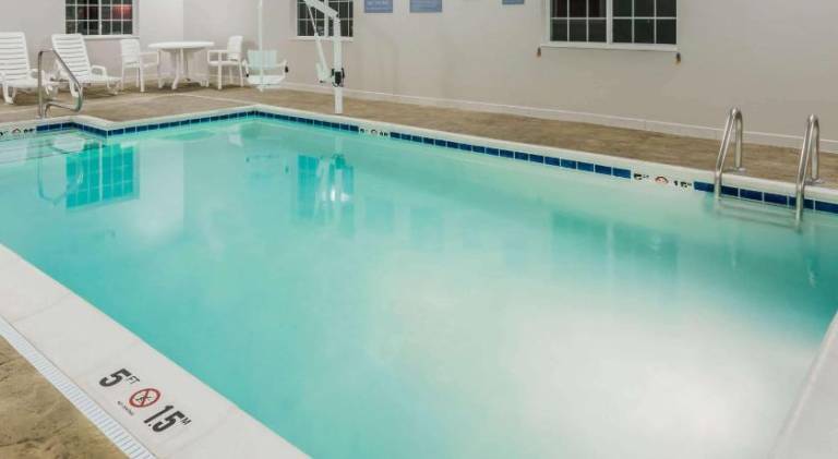 Microtel Inn & Suites by Wyndham Altoona — photo 2
