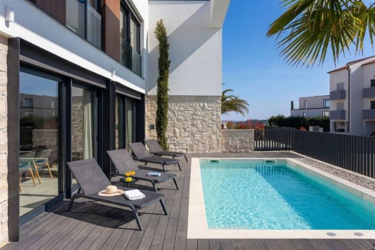 Child-friendly villa with private pool, yard & BBQ | Pet-friendly in Medulin