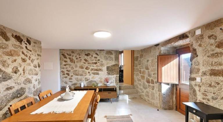 House with patio, yard & private pool — photo 4