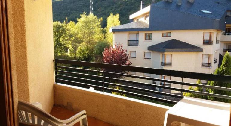 Holiday apartment with pool — photo 4
