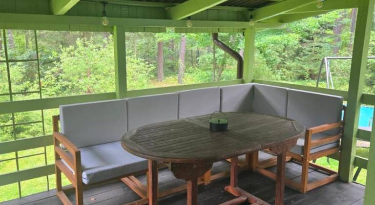 Beautiful vacation home with pool | Pets are welcome — photo 3
