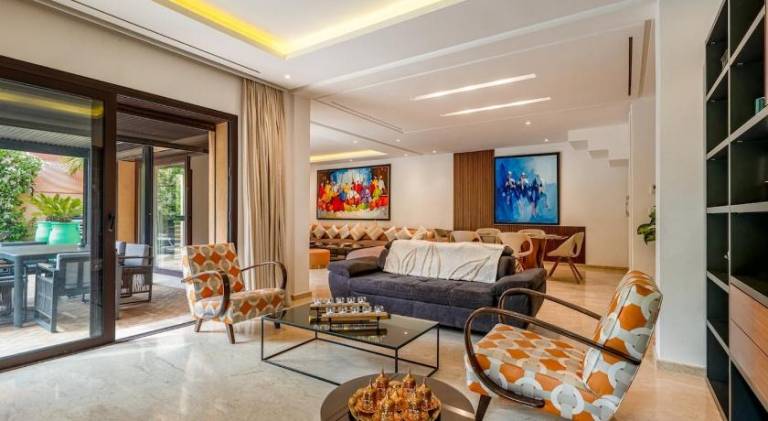 350 m&sup2; Villa
