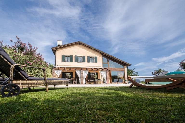 Children-friendly charming villa with hot tub, barbecue & garden | Nature view | Perfect for remote work | Pets allowed — photo 5