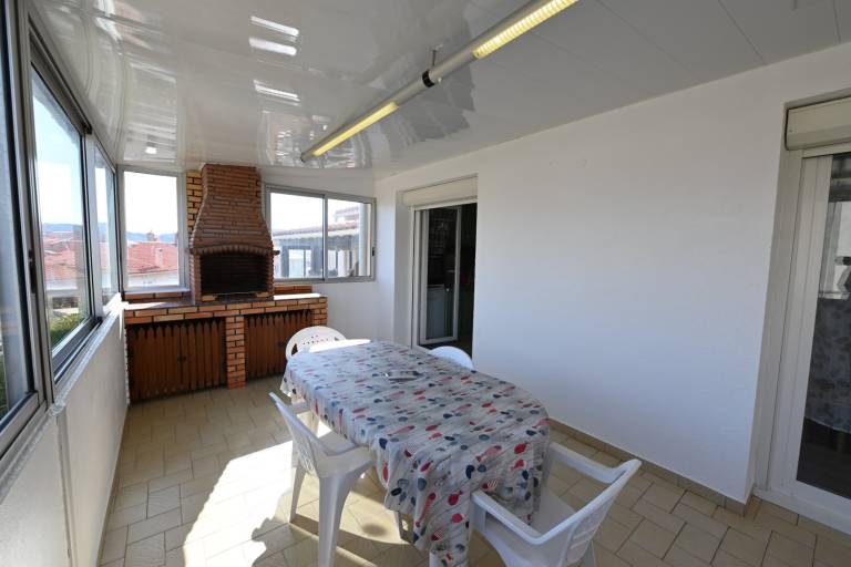 Fully equipped apartment with BBQ & yard | Sea view | Next to the beach | Pets are welcome — photo 4