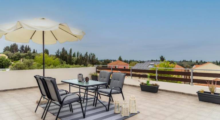 Holiday apartment with terrace — photo 4