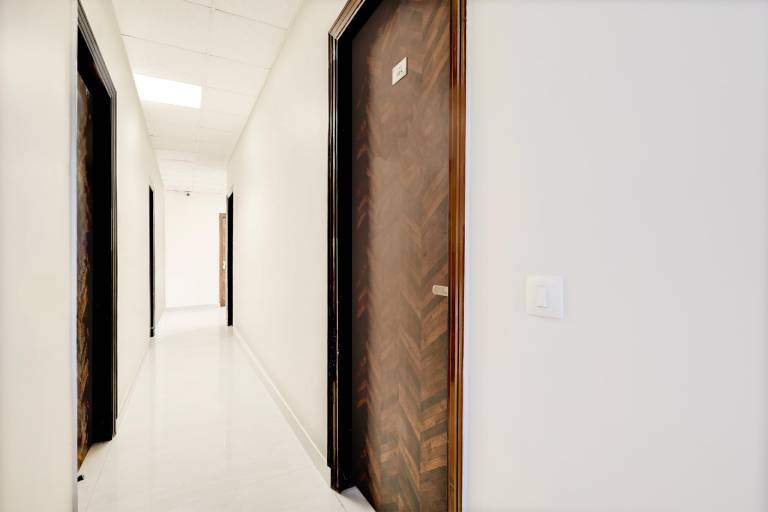 Hotel O Royal Palace