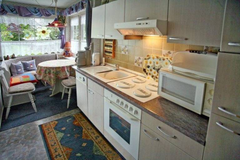 Apartment with garden, patio & grill | Garden view — photo 5