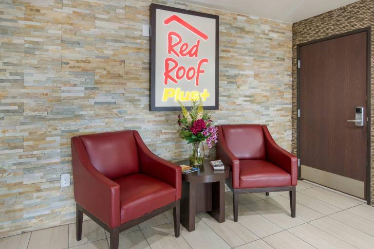Red Roof PLUS Fort Worth - Burleson — photo 4