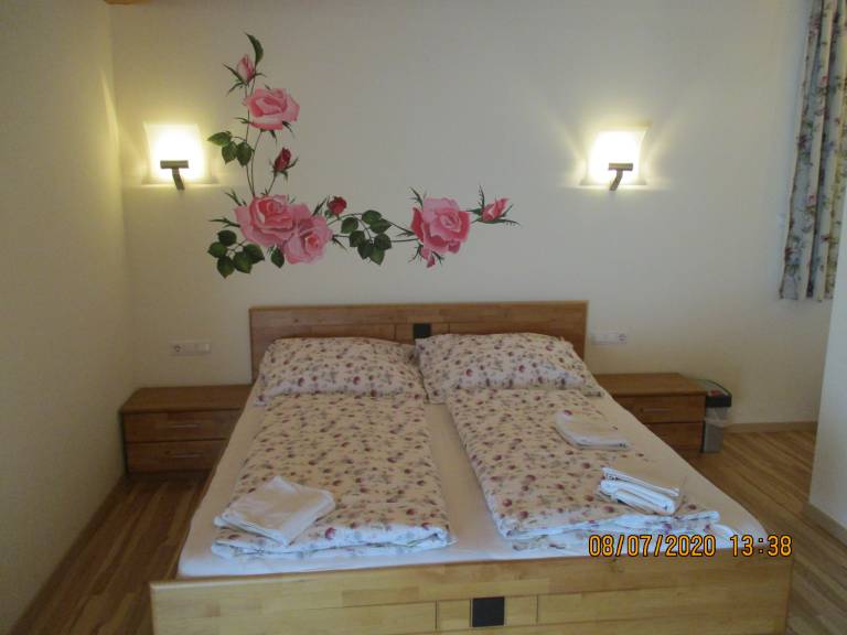 Doppelzimmer Rose mit Massagesessel