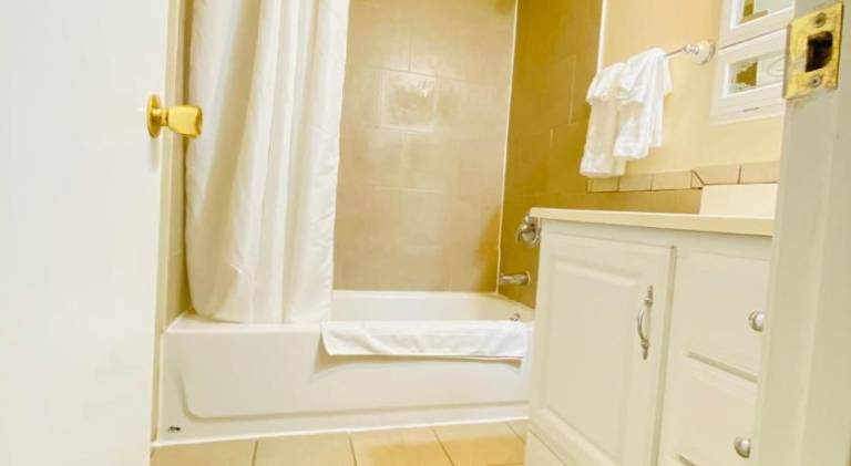 1 bedroom patio view with shared bathroom 2