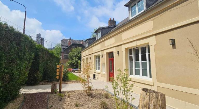 House with jacuzzi | Pets allowed in Laon